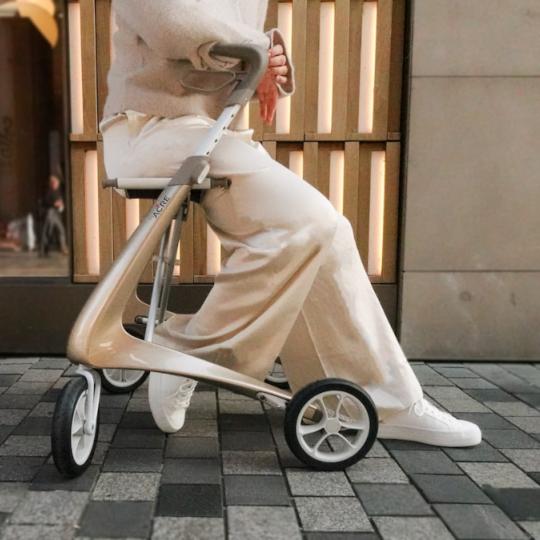 220477 Rollator 4-wiels Carbon UltraLight BREED (incl. grote weekendtas)