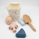 Bamboom Strandset in silicone (emmer, schep en doos met 4 blikken)