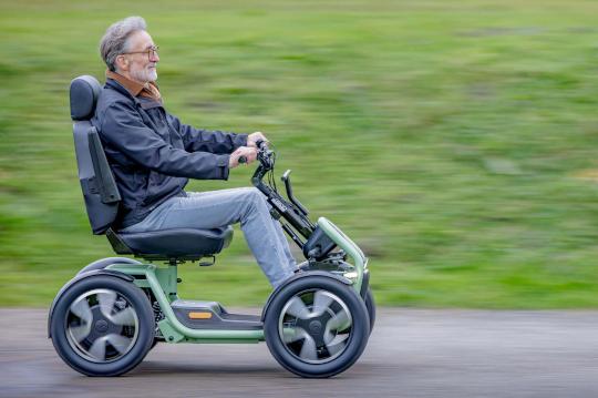 Scooter Sterling S800