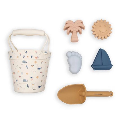 [048256] Bamboom Strandset in silicone (emmer, schep en doos met 4 blikken)